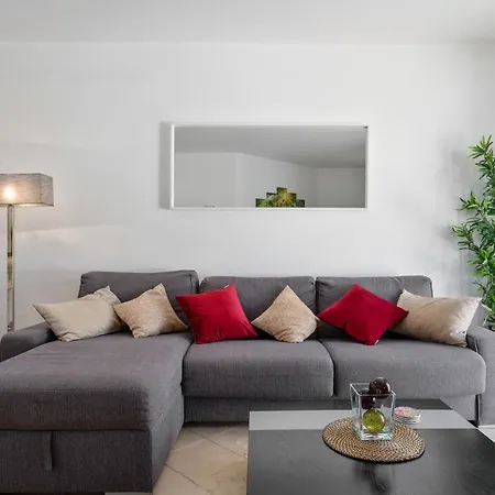 Balaia Golf Poolside Retreat Apartment *