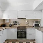 Balaia Golf Poolside Retreat Apartment *