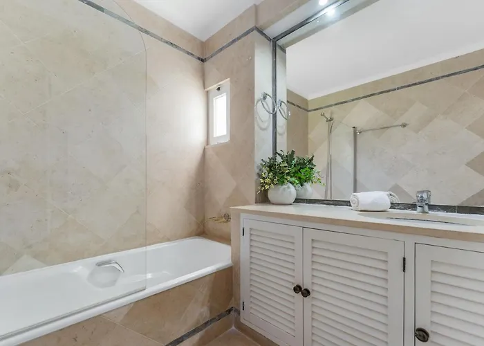 Balaia Golf Poolside Retreat 알부페이라