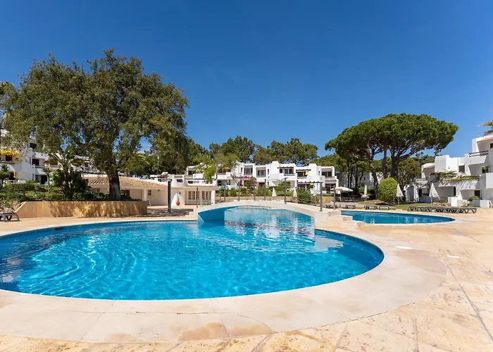 Balaia Golf Poolside Retreat 알부페이라