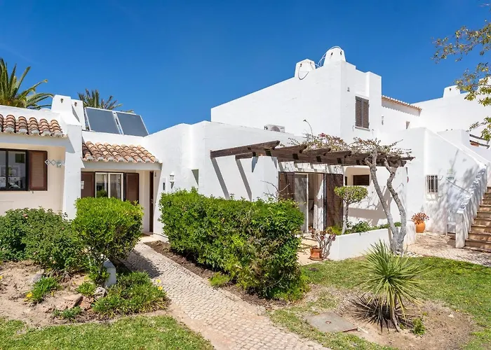 Balaia Golf Poolside Retreat * 알부페이라