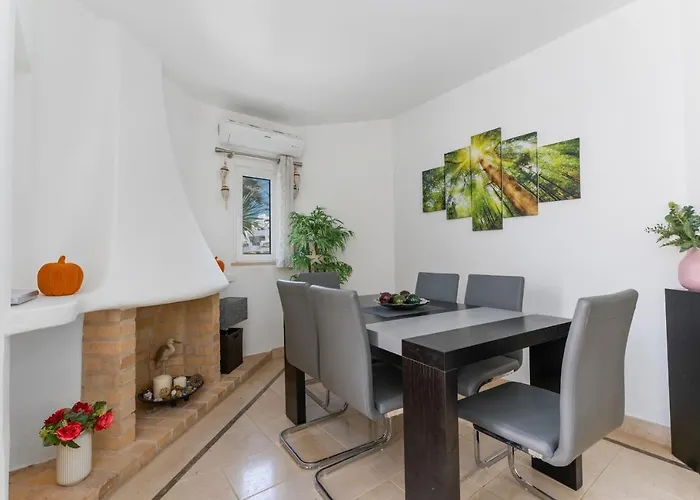 Balaia Golf Poolside Retreat 알부페이라