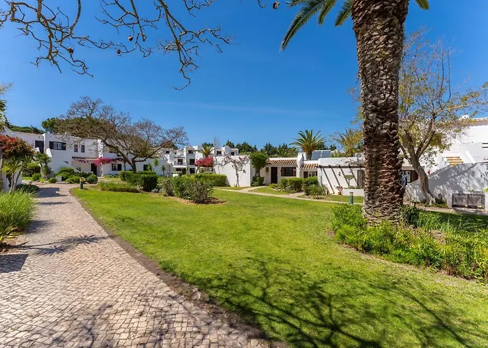 Balaia Golf Poolside Retreat * 알부페이라