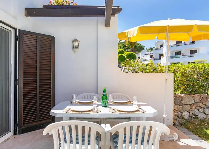 아파트 Balaia Golf Poolside Retreat