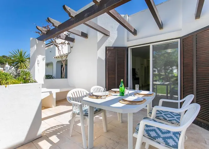 Balaia Golf Poolside Retreat 아파트 알부페이라