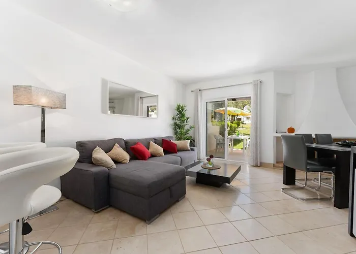 Balaia Golf Poolside Retreat 알부페이라