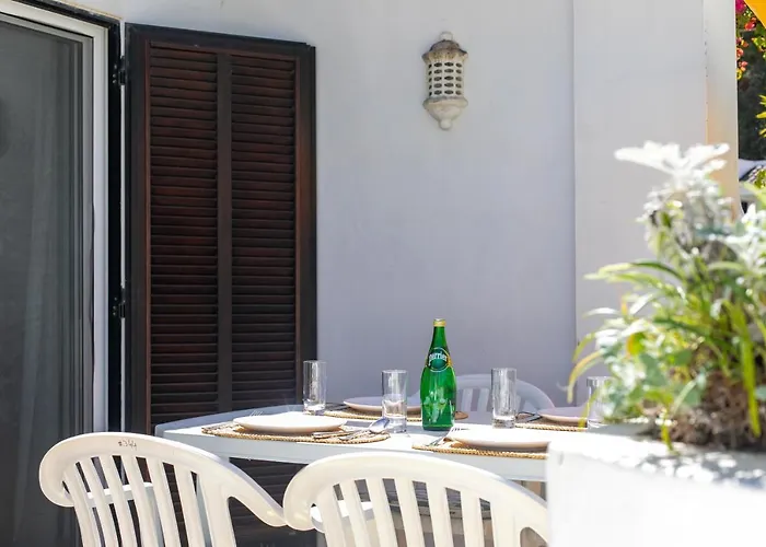 아파트 Balaia Golf Poolside Retreat