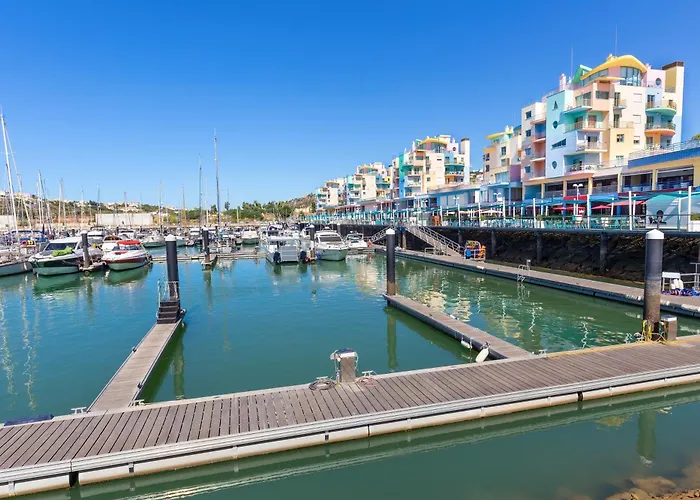 Balaia Golf Poolside Retreat 아파트 *